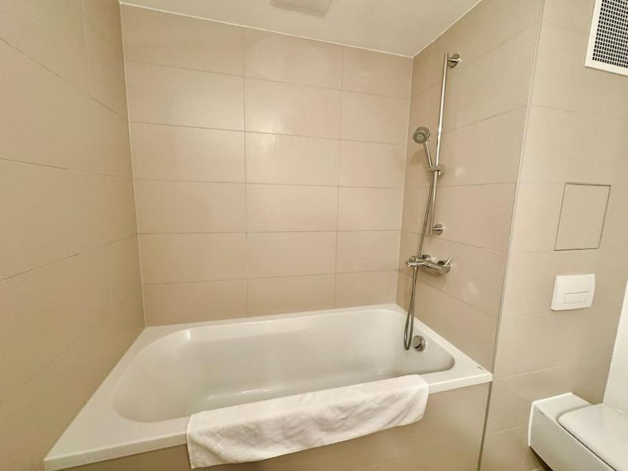 Apartment 140 M2 Modern Maisonette With Garden & Free Parking Vienna